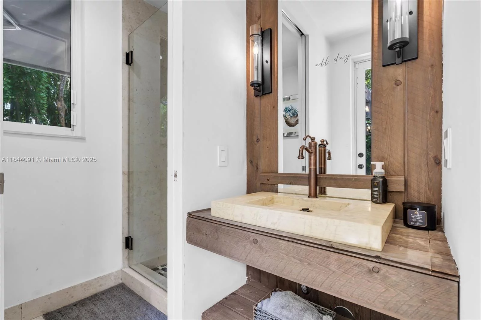 7320 SW 79th Ct Miami, FL 33143