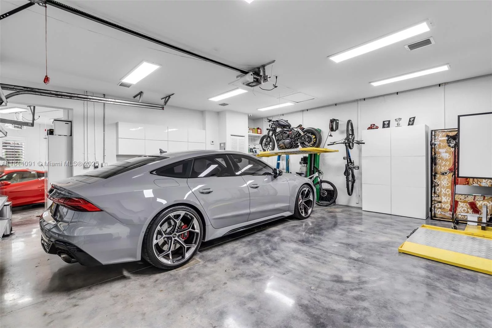 7320 SW 79th Ct Miami, FL 33143