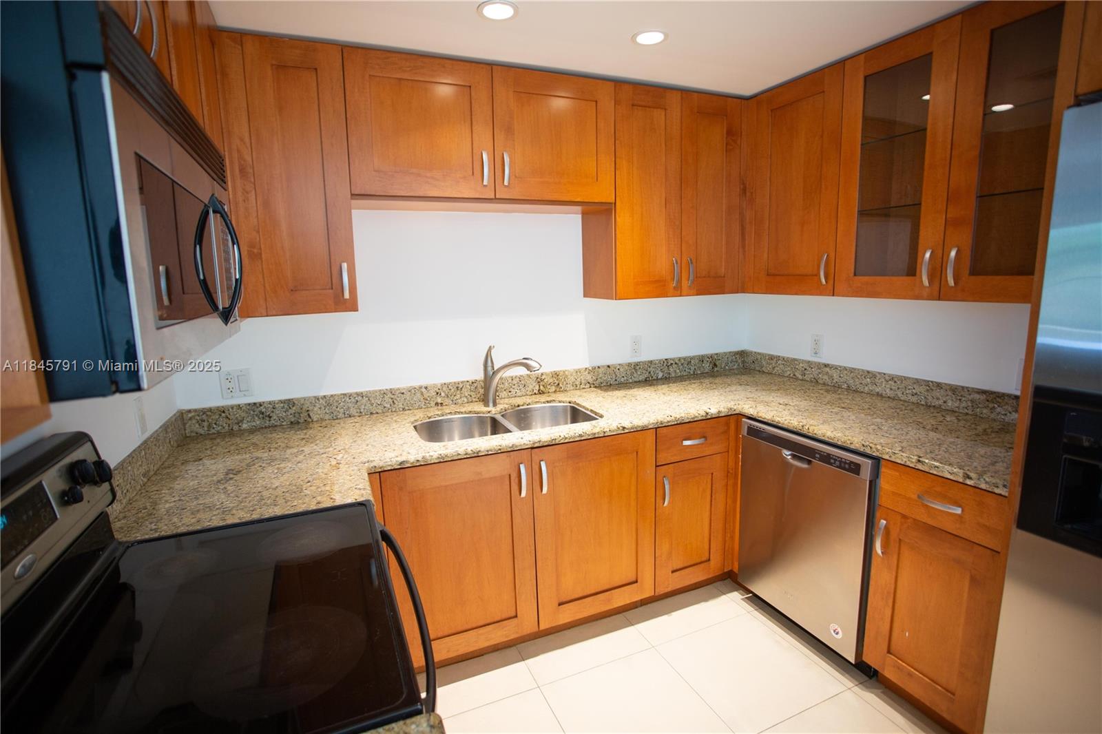 20 Calabria Ave #201