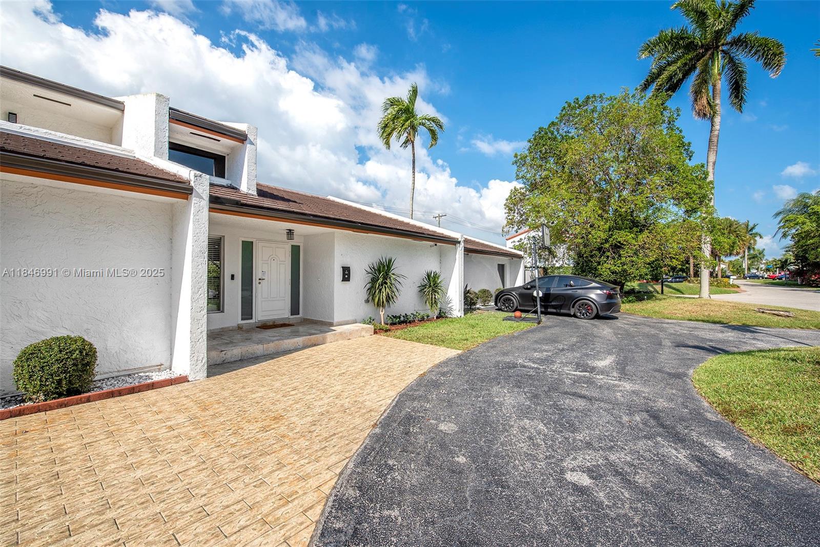 5901 SW 56th Ter South Miami, FL 33143