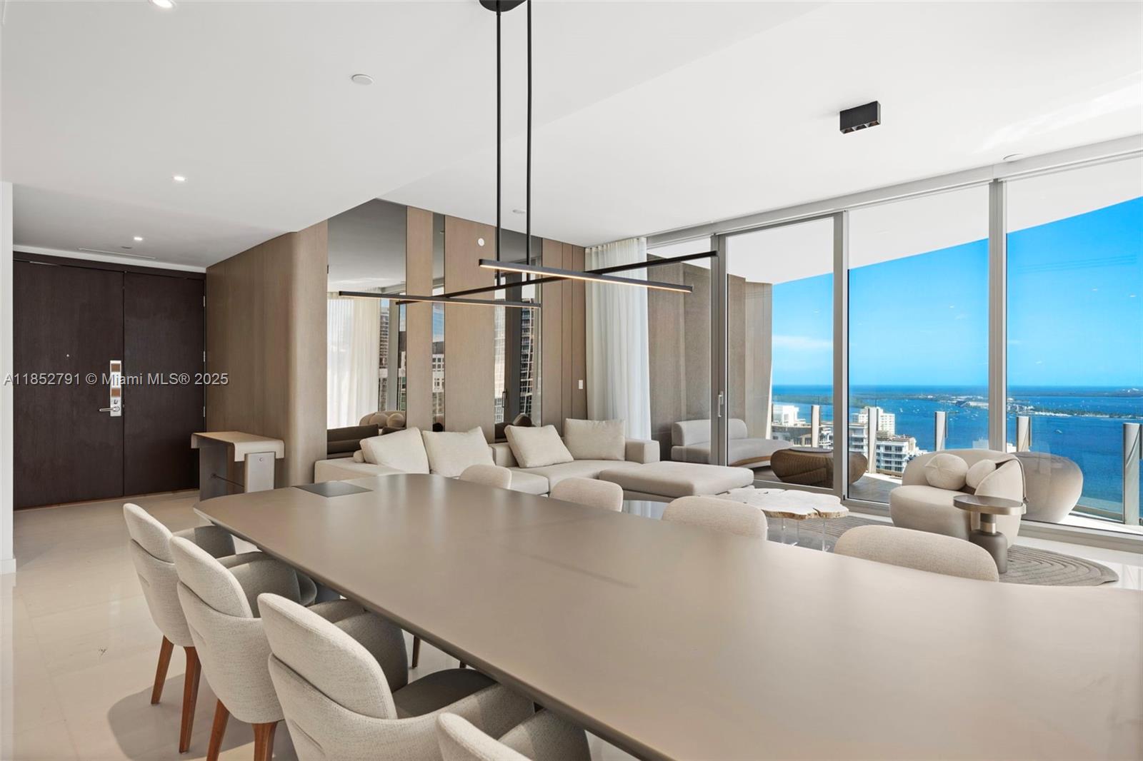 image Aston Martin Residences9
