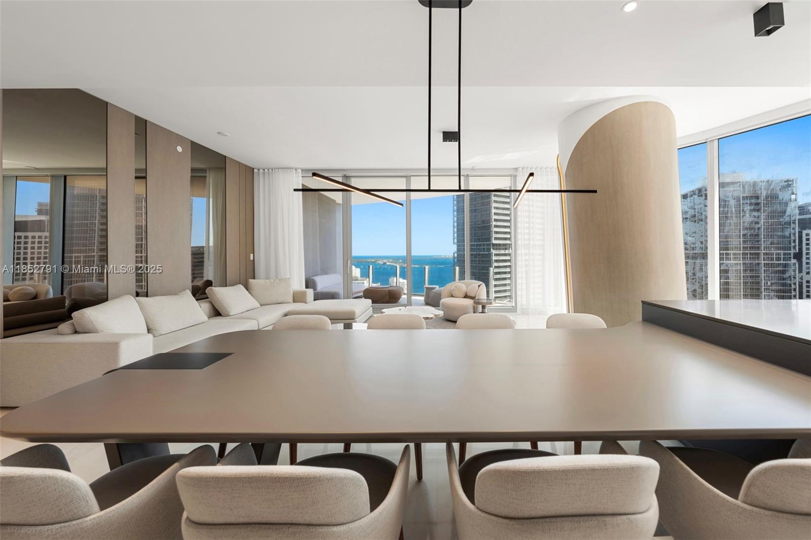 image Aston Martin Residences10