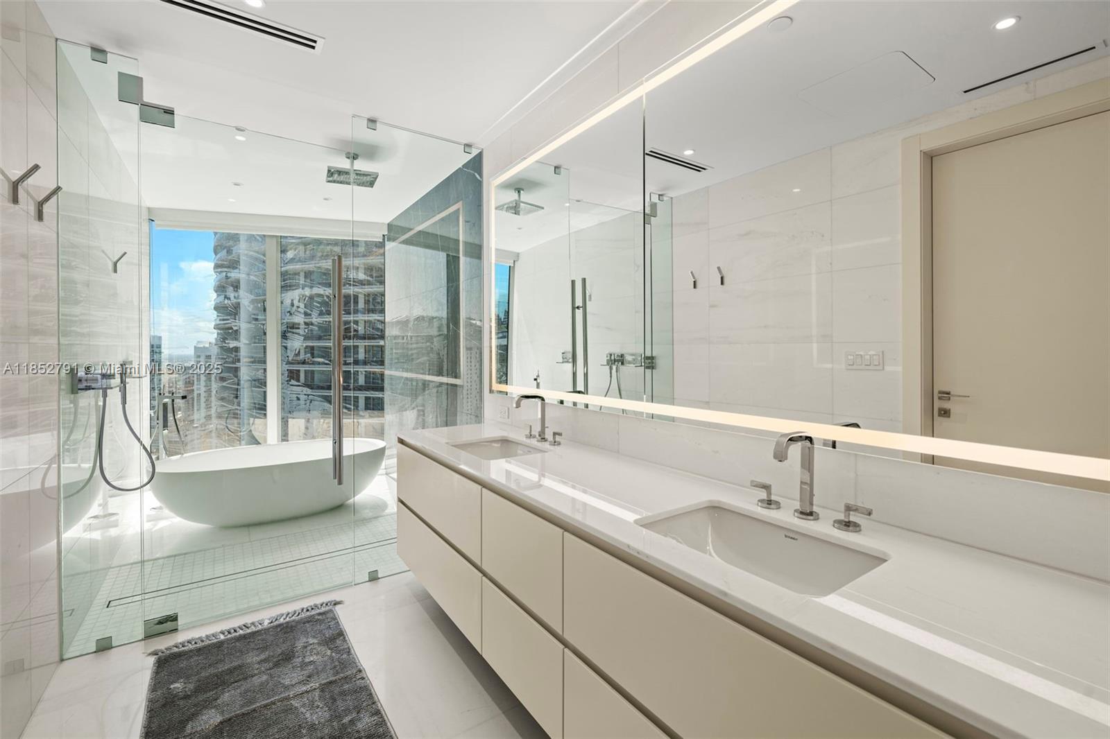 image Aston Martin Residences15