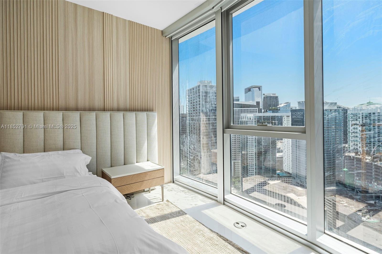image Aston Martin Residences18