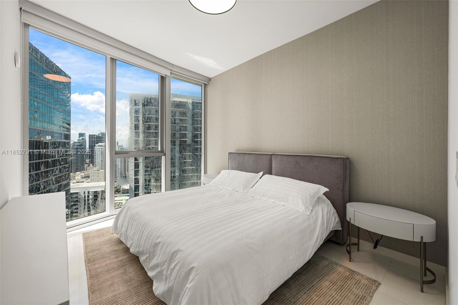 image Aston Martin Residences21