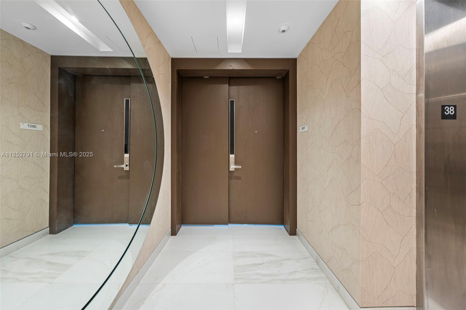 image Aston Martin Residences2