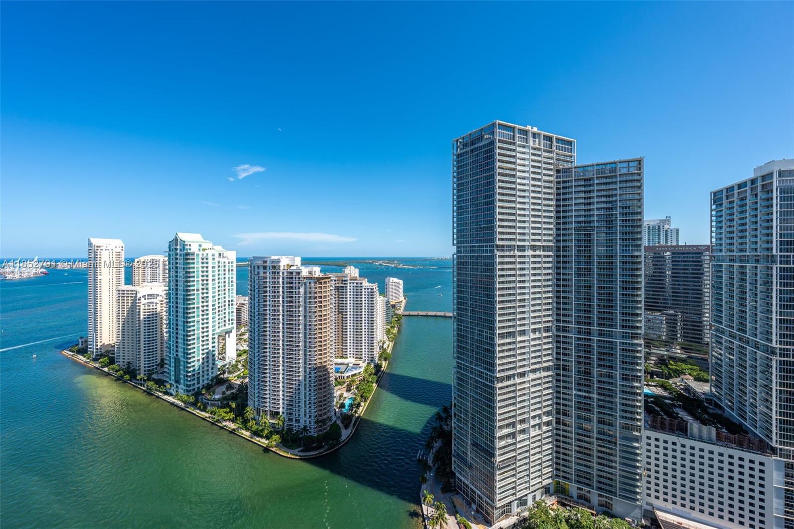 image Aston Martin Residences31