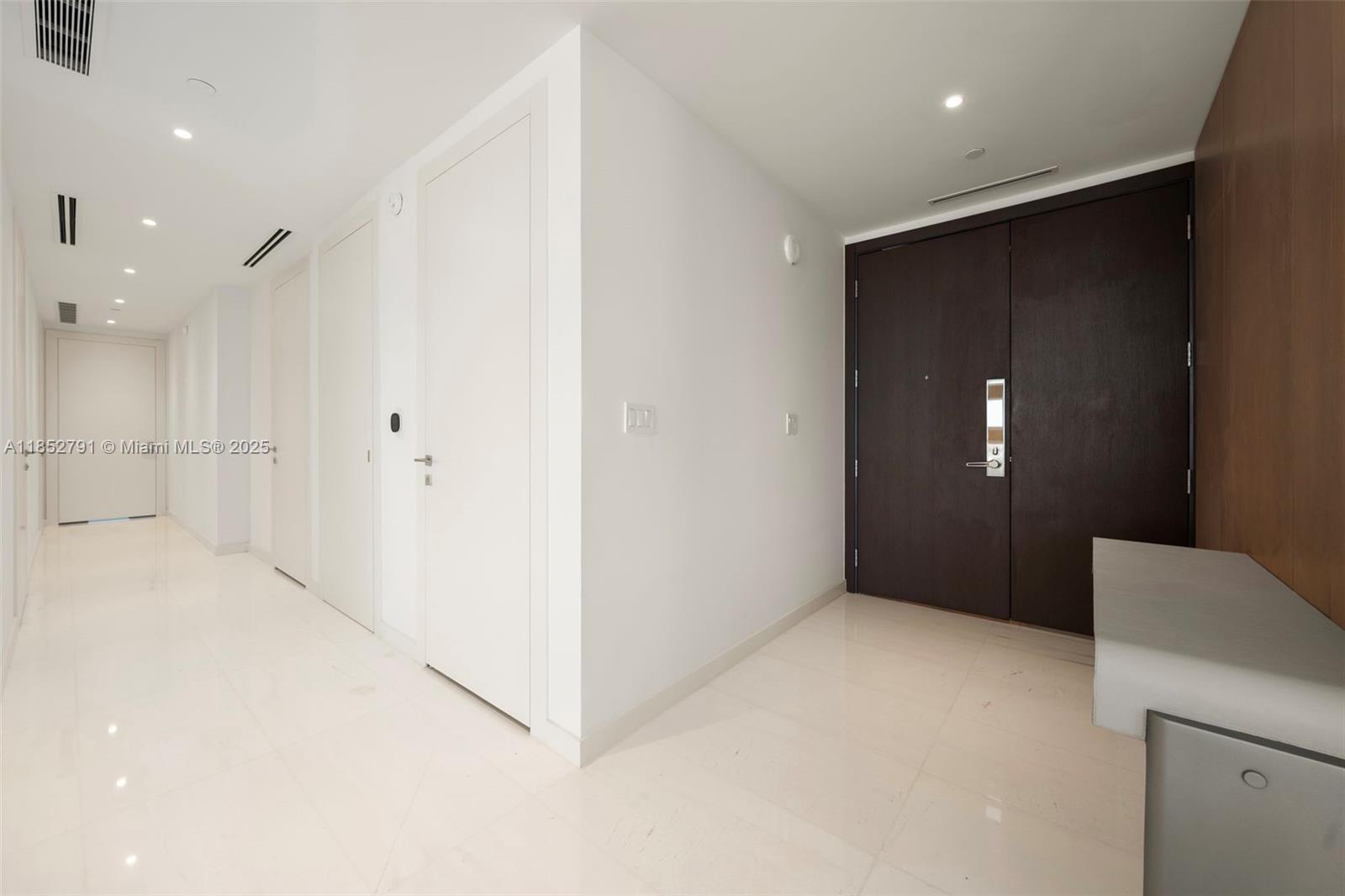 image Aston Martin Residences34