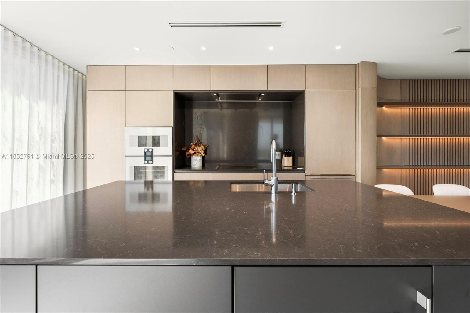 image Aston Martin Residences4