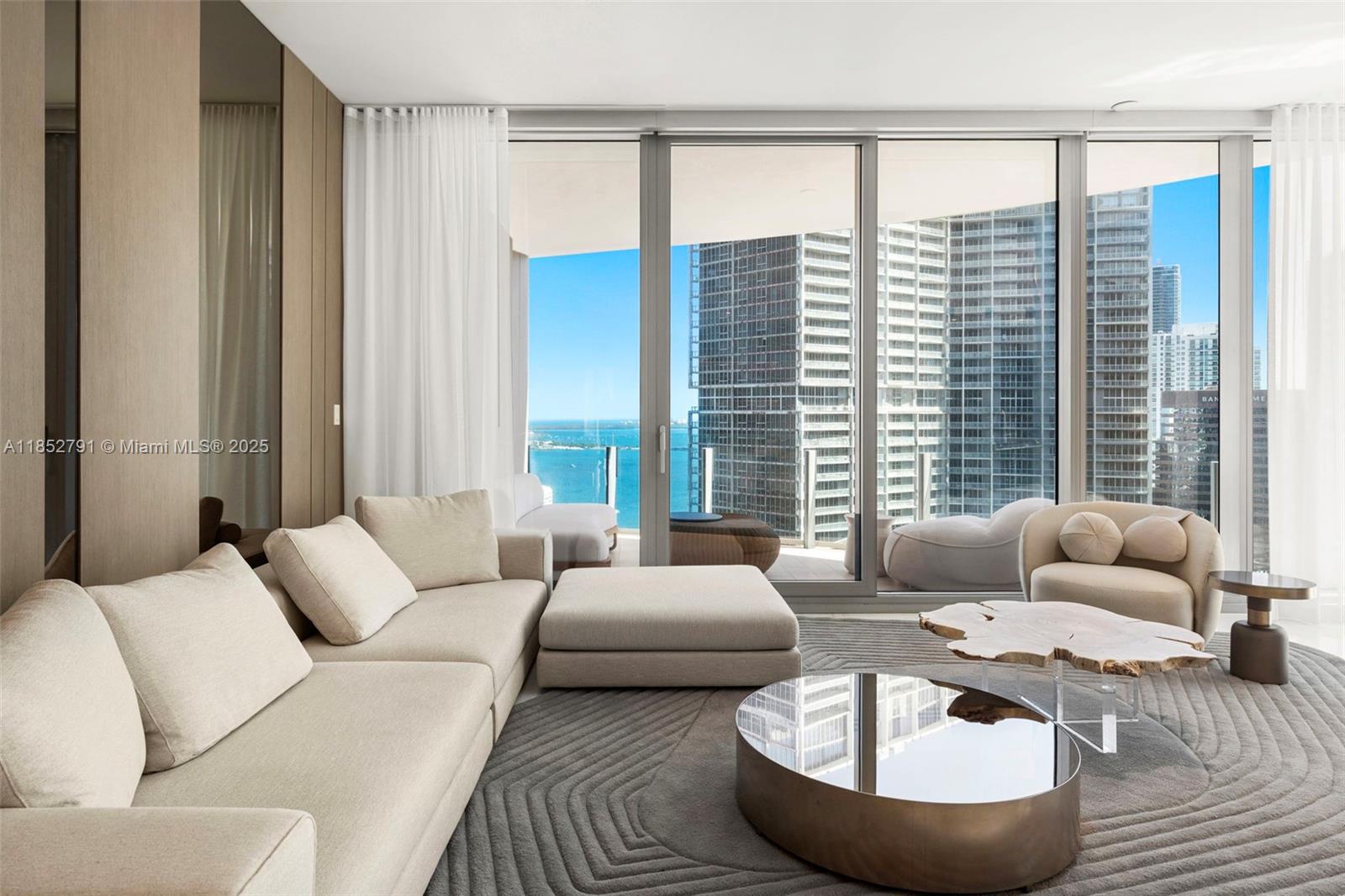 image Aston Martin Residences6