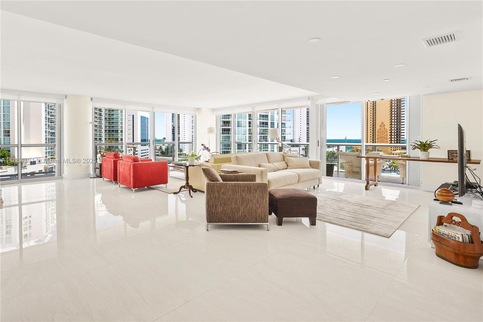16500 Collins Ave #851