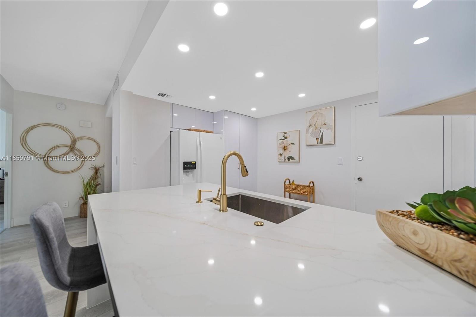 2100 S Ocean Dr #5B Fort Lauderdale, FL 33316