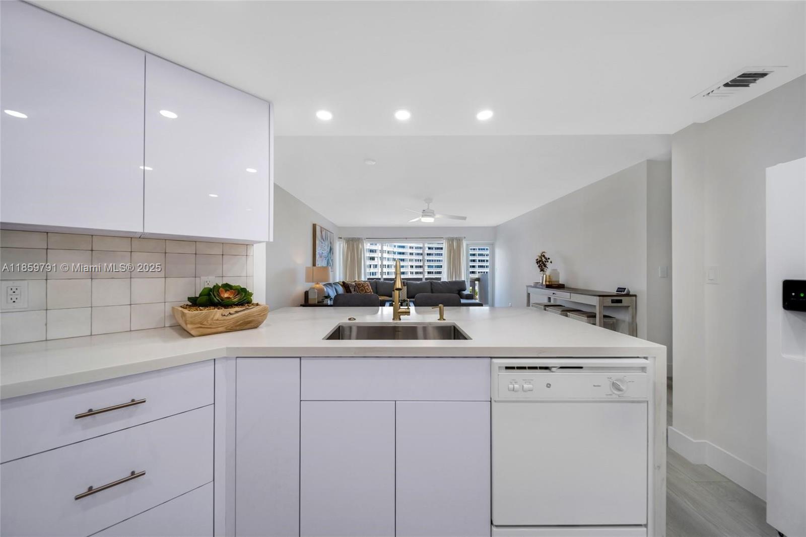 2100 S Ocean Dr #5B Fort Lauderdale, FL 33316