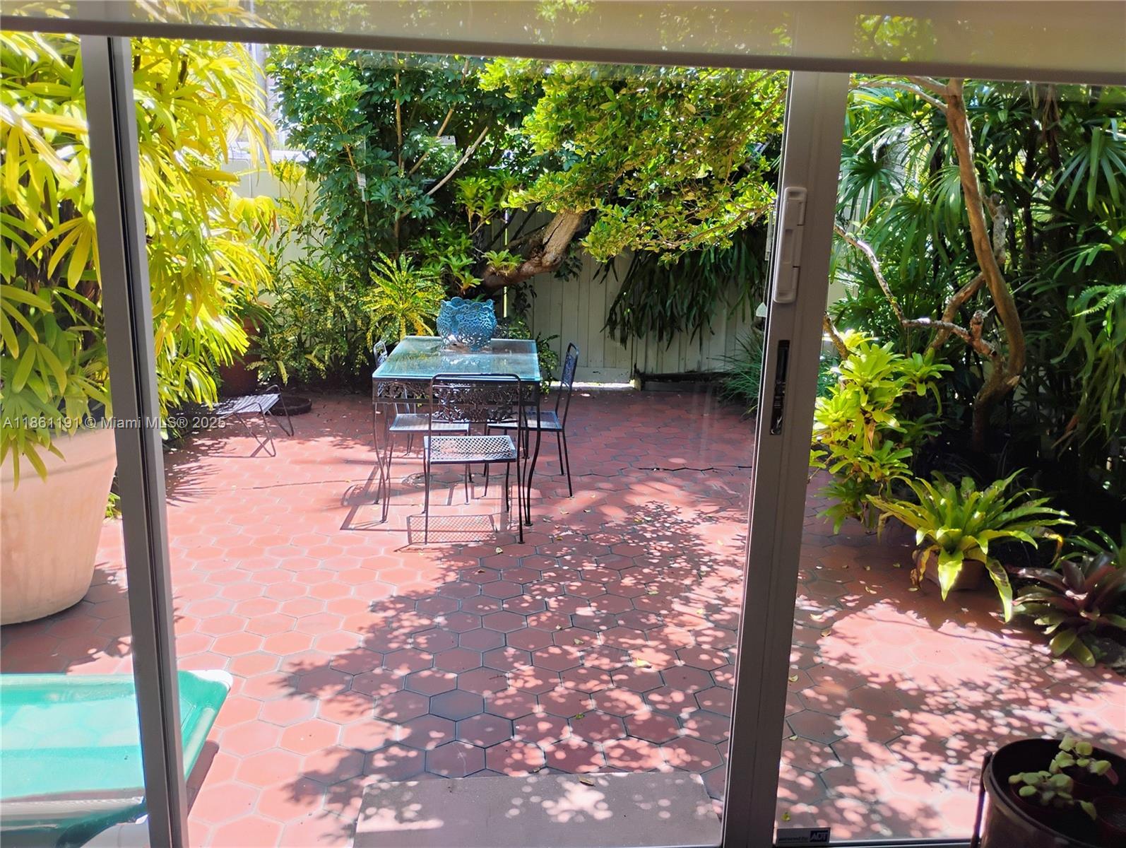 612 NE 27th Ave