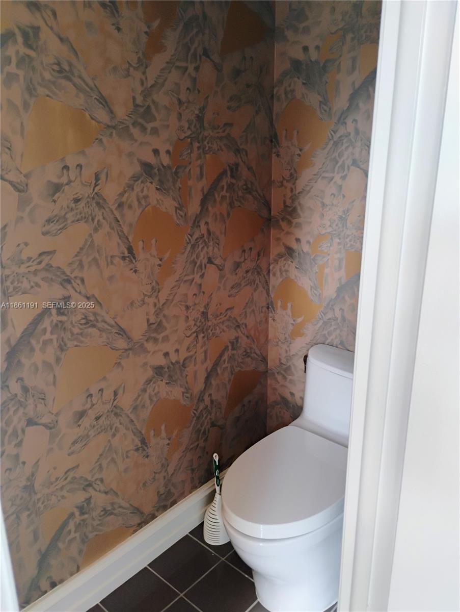 612 NE 27th Ave Hallandale Beach, FL 33009