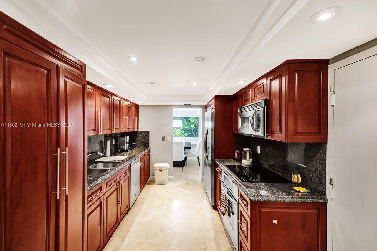image Towers Of Key Biscayne14