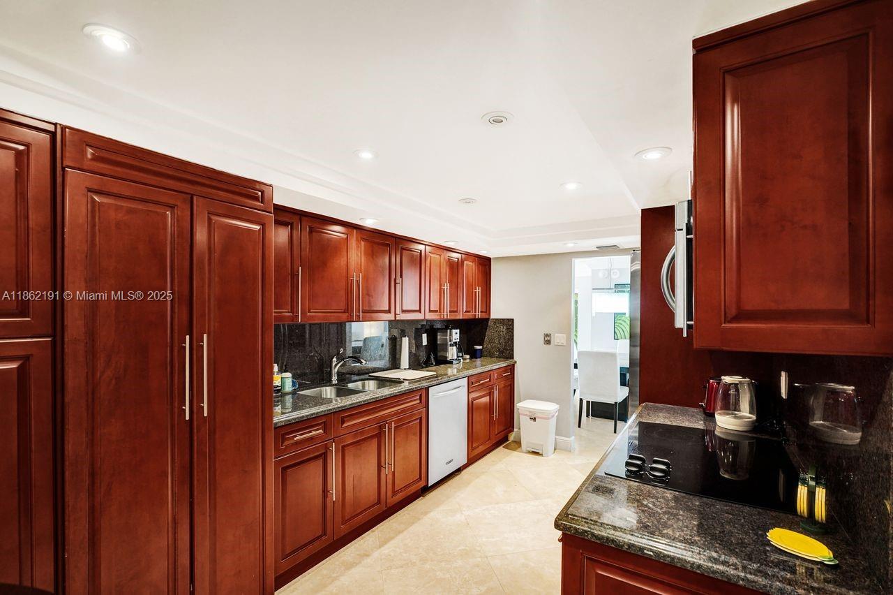 image Towers Of Key Biscayne15