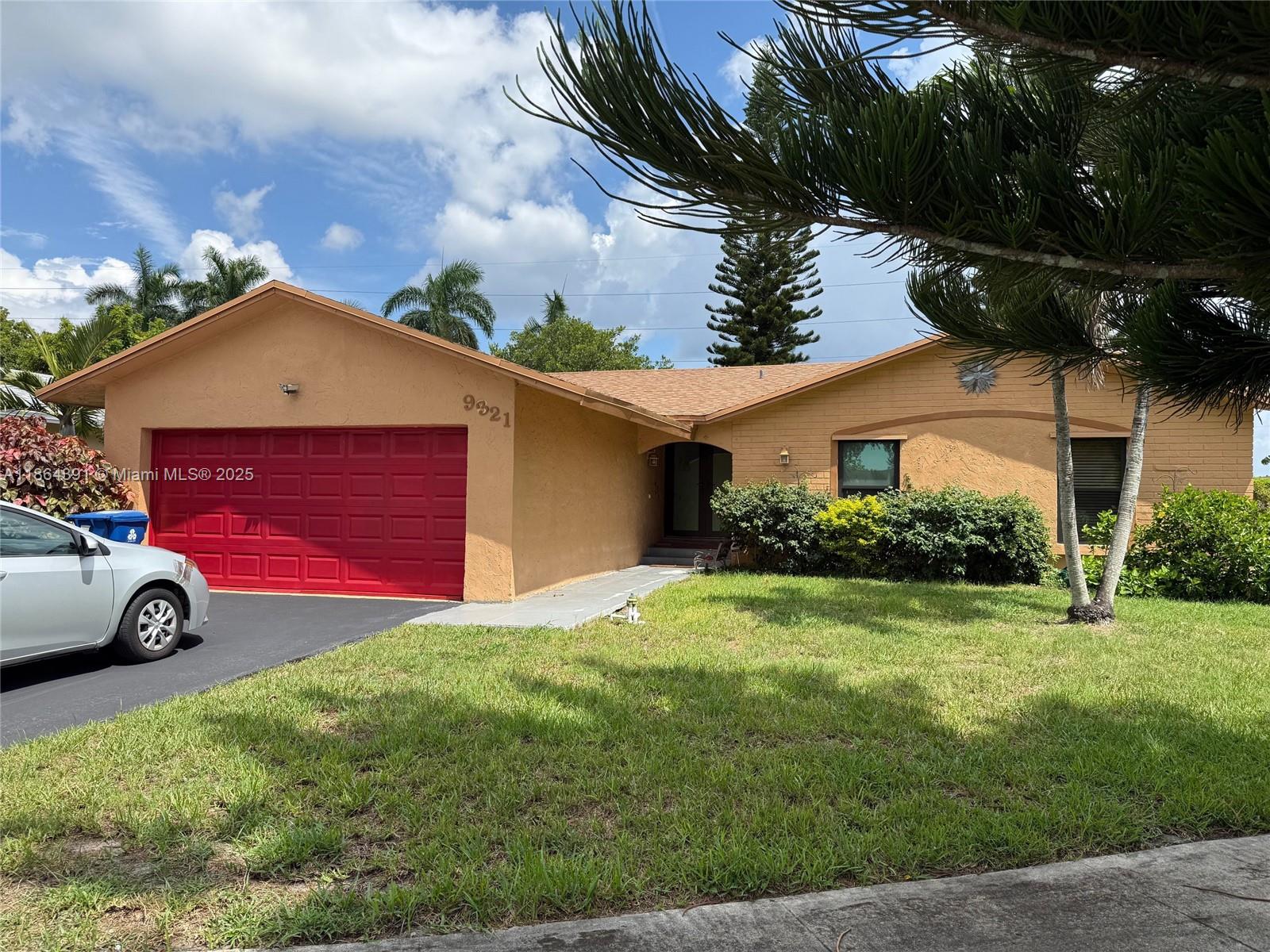 9321 NW 43rd Mnr