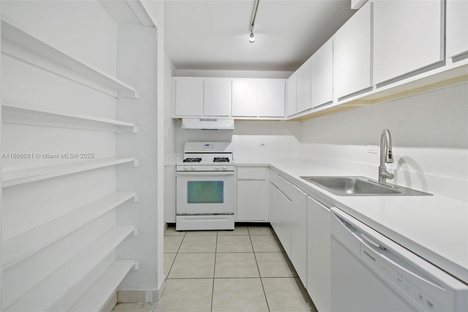 6900 N Kendall Dr #A405 Pinecrest, FL 33156