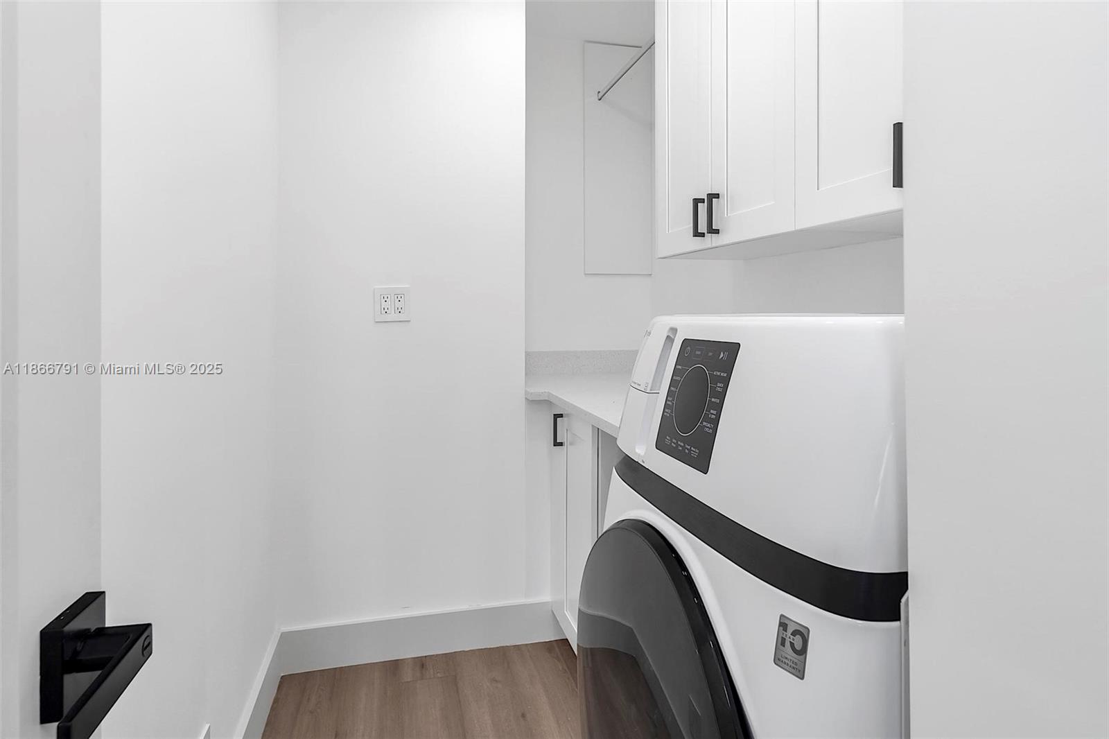 780 NE 69th St #910 Miami, FL 33138