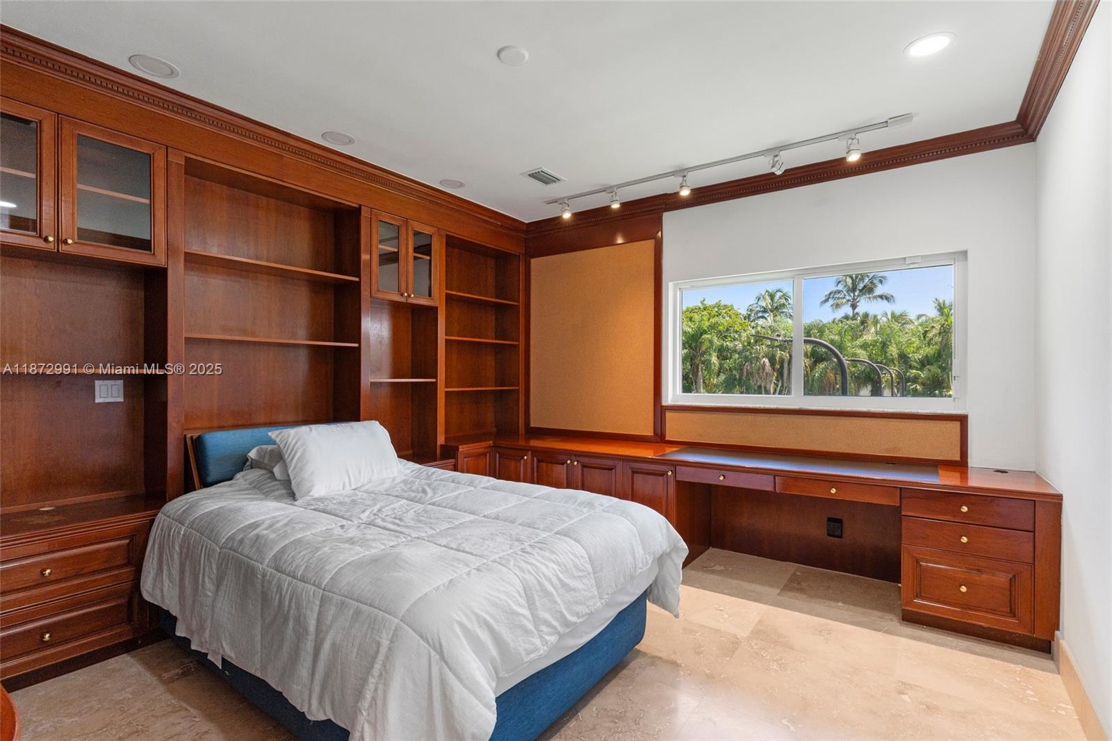 6190 SW 102nd St Pinecrest, FL 33156