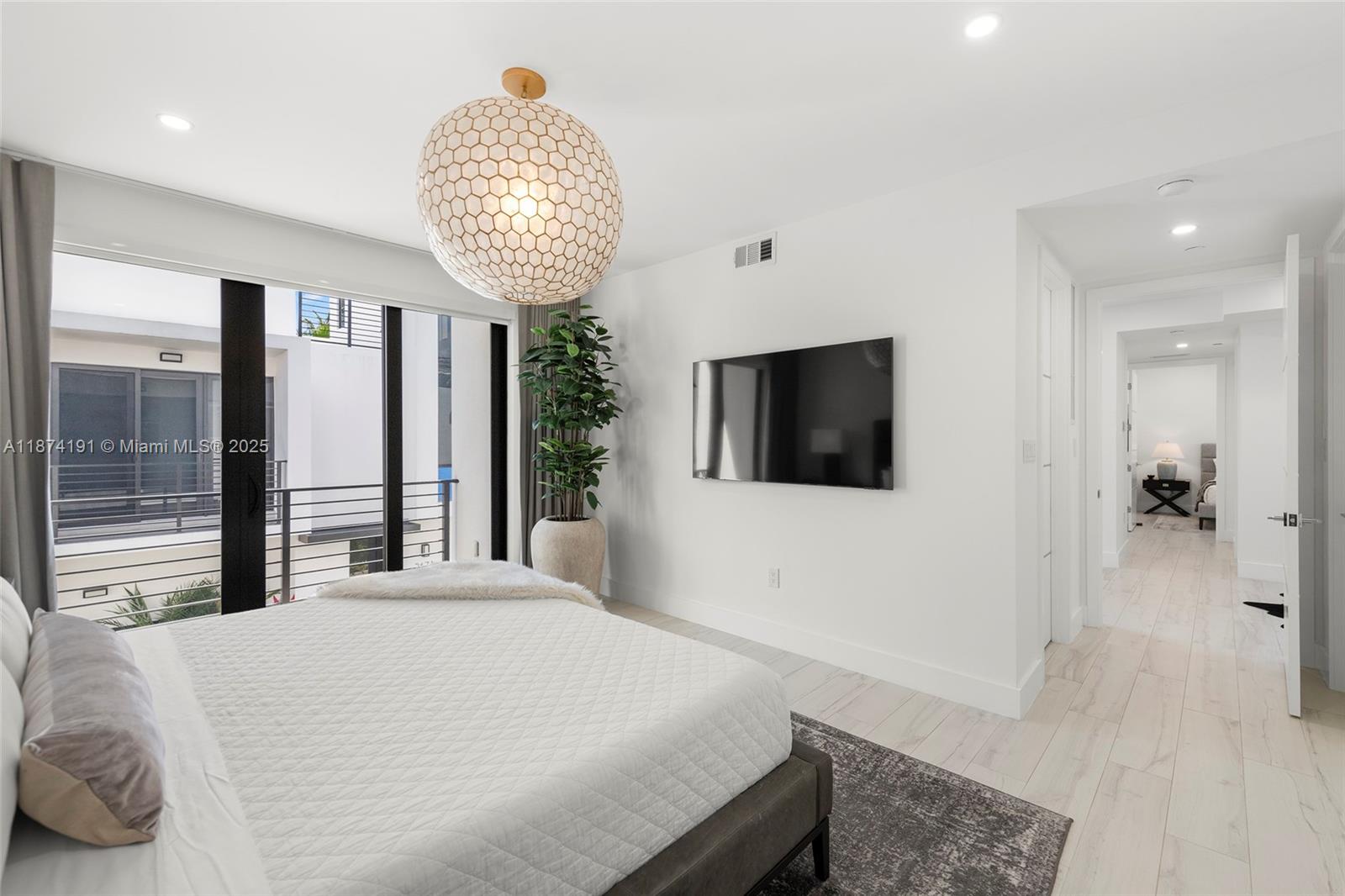 2679 NE 8th Ave Wilton Manors, FL 33334