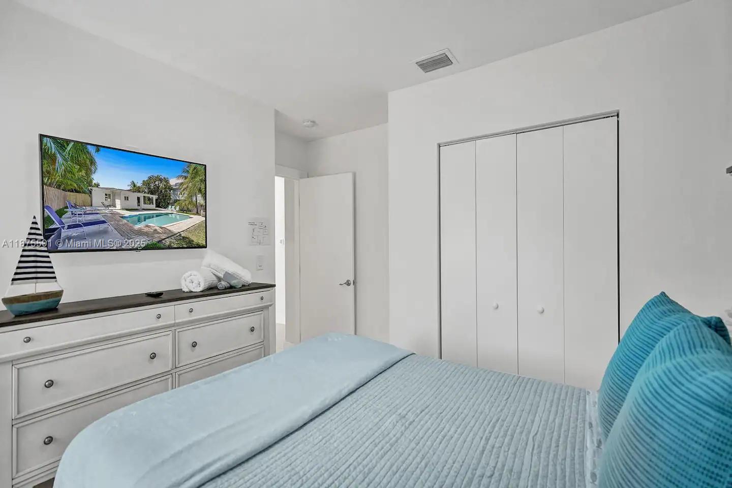 1100 NE 17th Way Fort Lauderdale, FL 33304