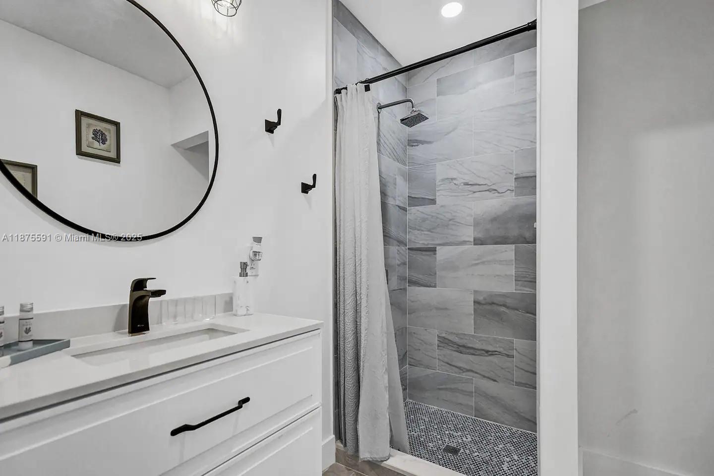 1100 NE 17th Way Fort Lauderdale, FL 33304