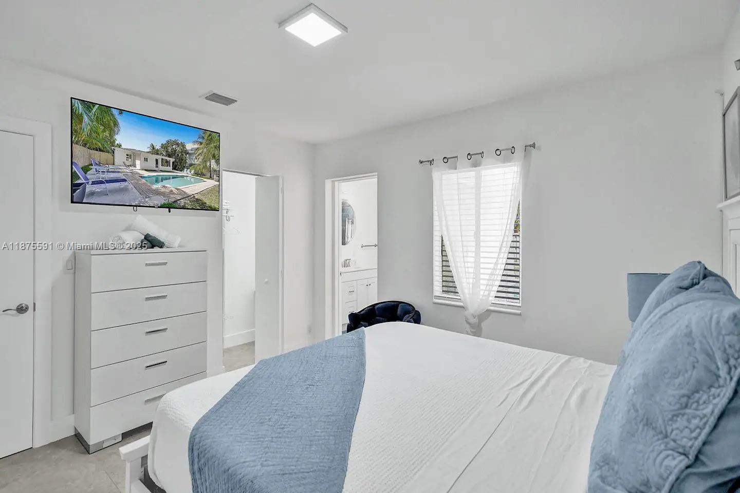 1100 NE 17th Way Fort Lauderdale, FL 33304