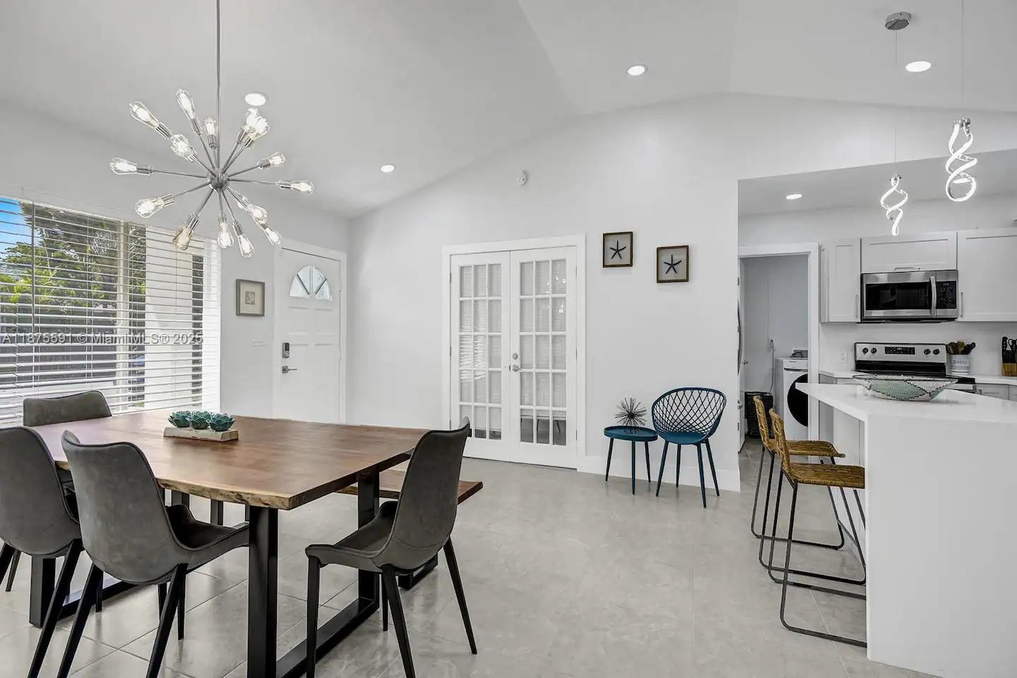 1100 NE 17th Way Fort Lauderdale, FL 33304