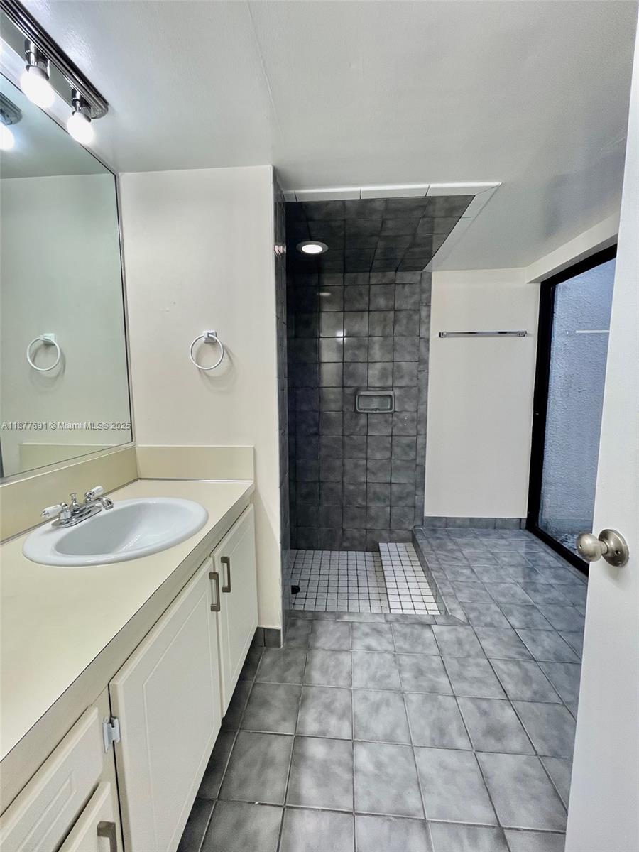 8251 SW 157th Ave #106 Miami, FL 33193