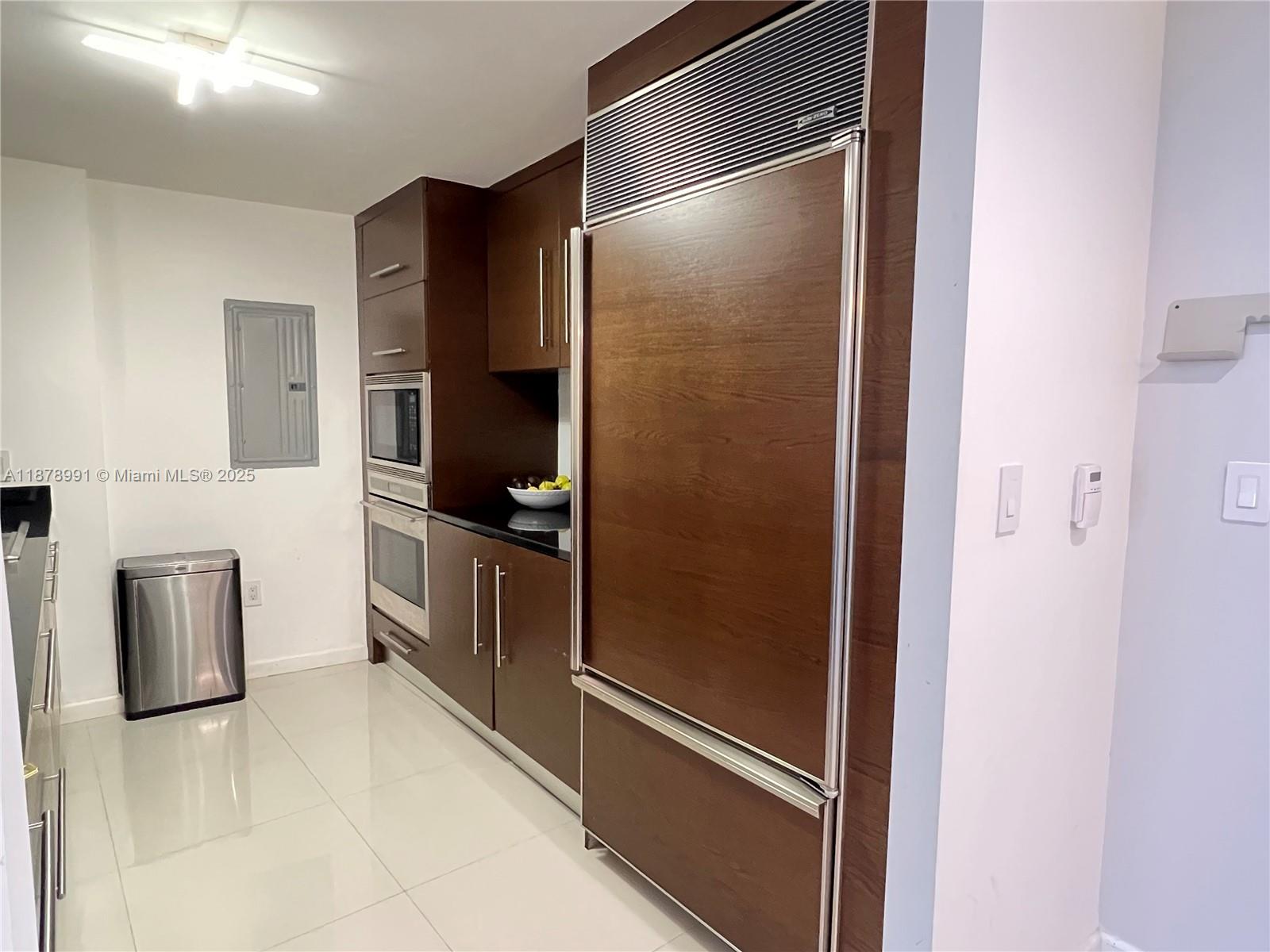 image Icon Brickell No Two4