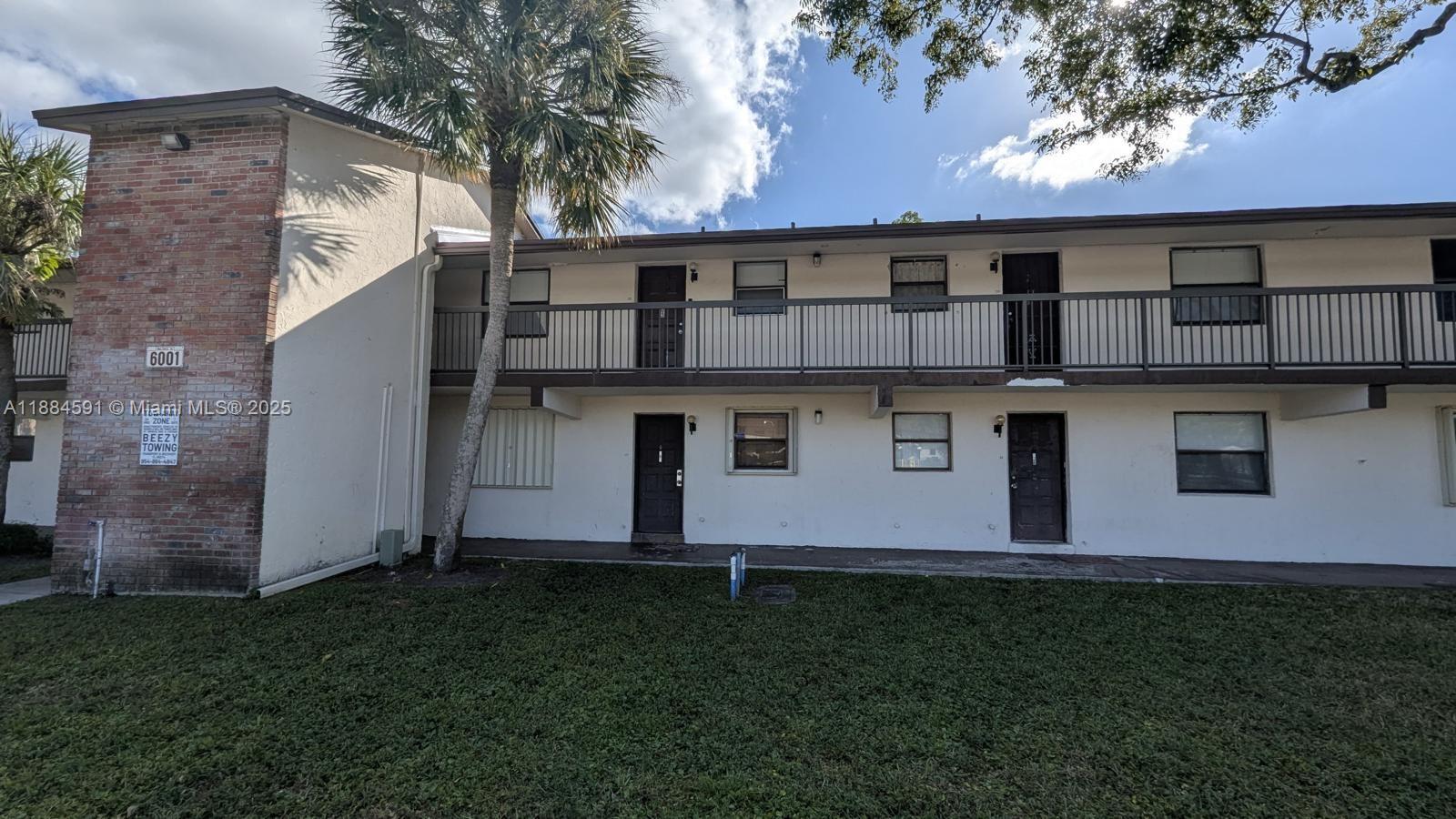 6001 Shakerwood Cir #205