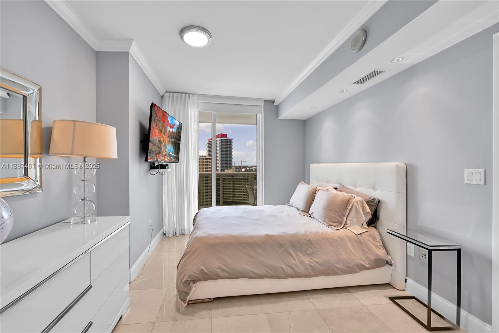 1850 S Ocean Dr #1507 Hallandale Beach, FL 33009