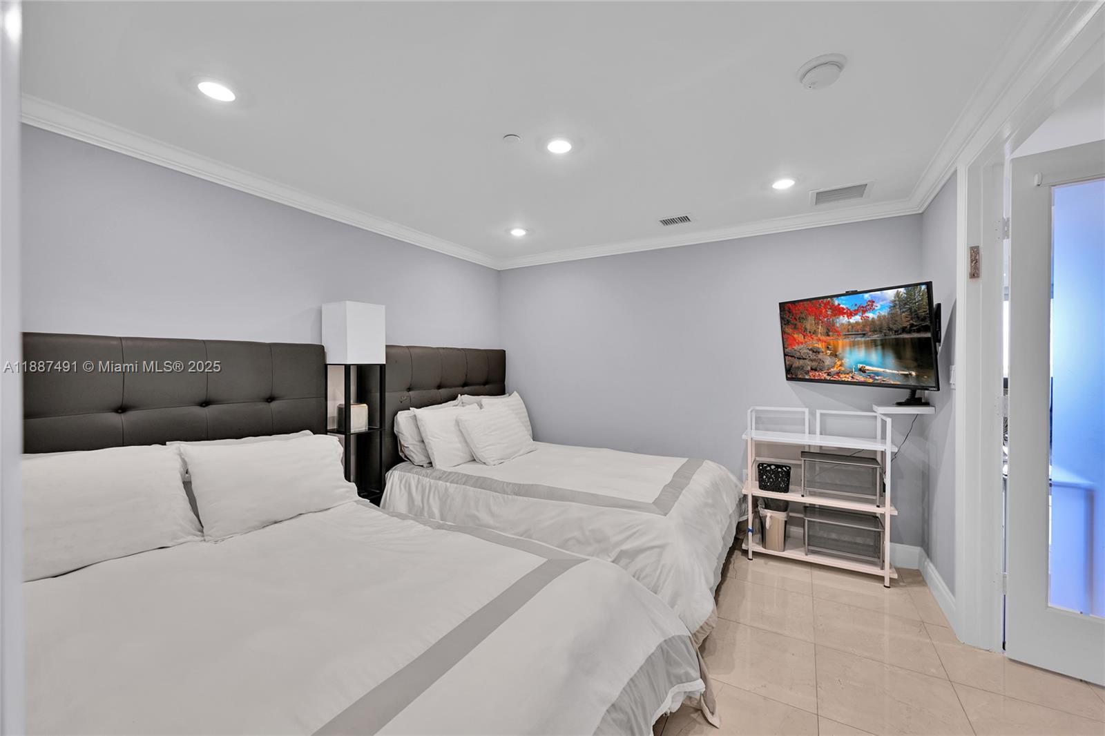 1850 S Ocean Dr #1507 Hallandale Beach, FL 33009