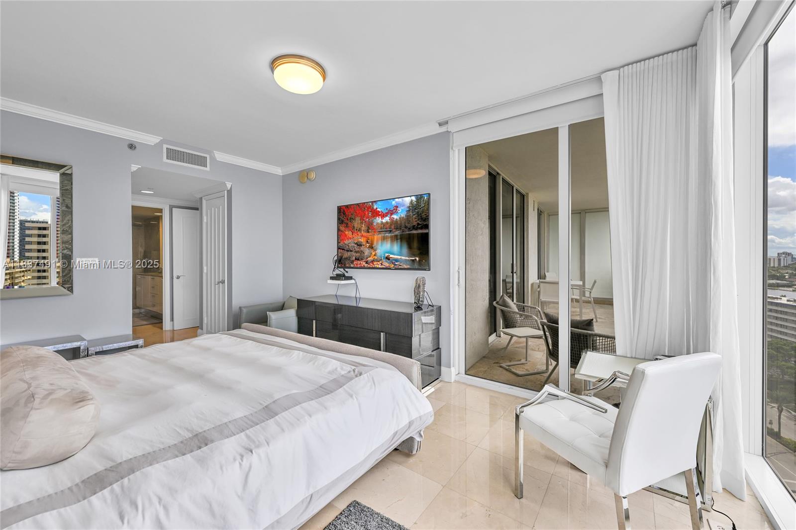 1850 S Ocean Dr #1507 Hallandale Beach, FL 33009