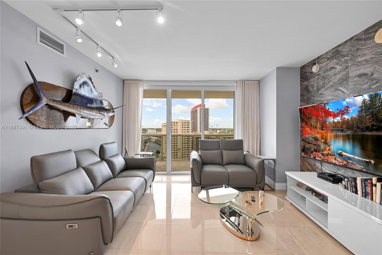 1850 S Ocean Dr #1507 Hallandale Beach, FL 33009