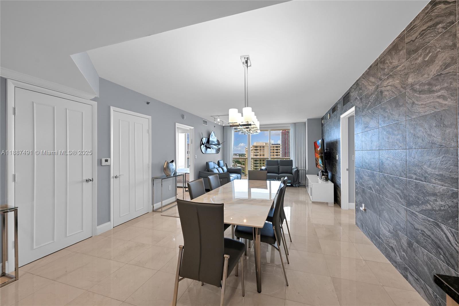 1850 S Ocean Dr #1507 Hallandale Beach, FL 33009