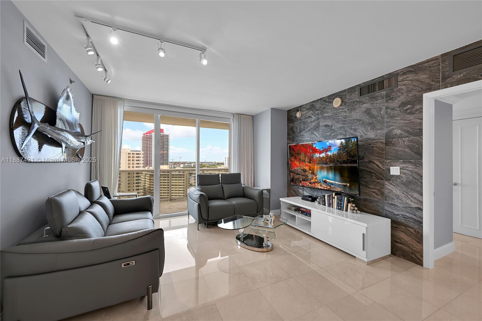 1850 S Ocean Dr #1507 Hallandale Beach, FL 33009