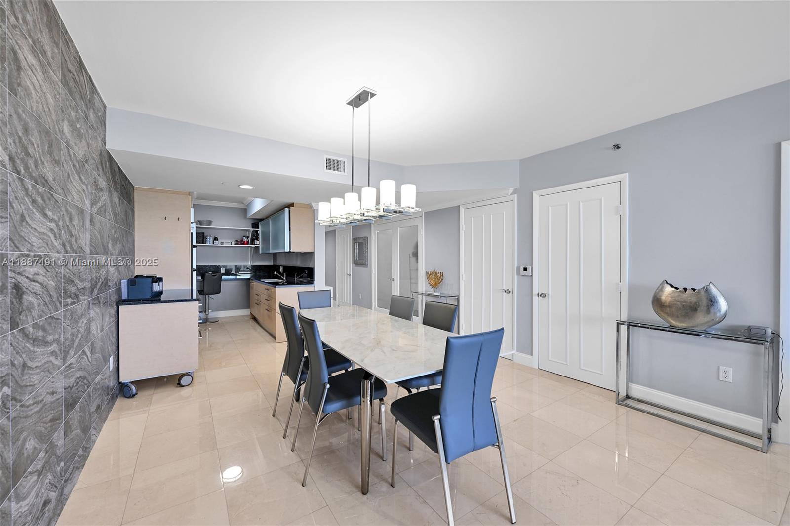 1850 S Ocean Dr #1507 Hallandale Beach, FL 33009