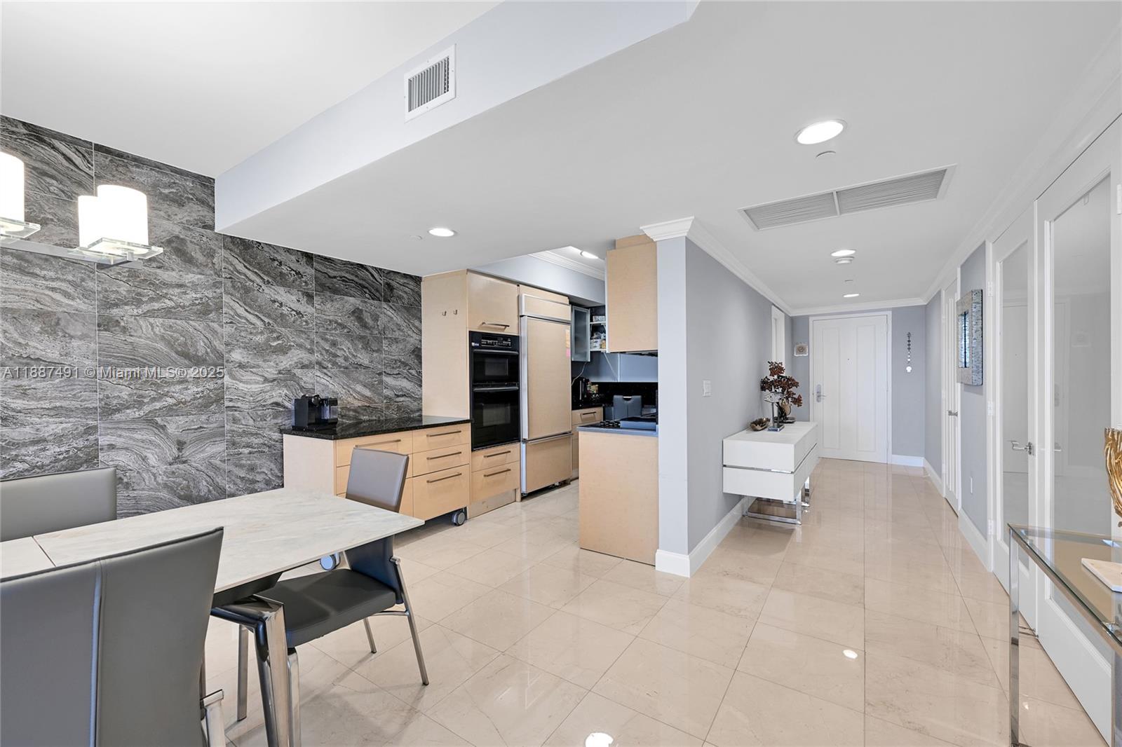 1850 S Ocean Dr #1507 Hallandale Beach, FL 33009