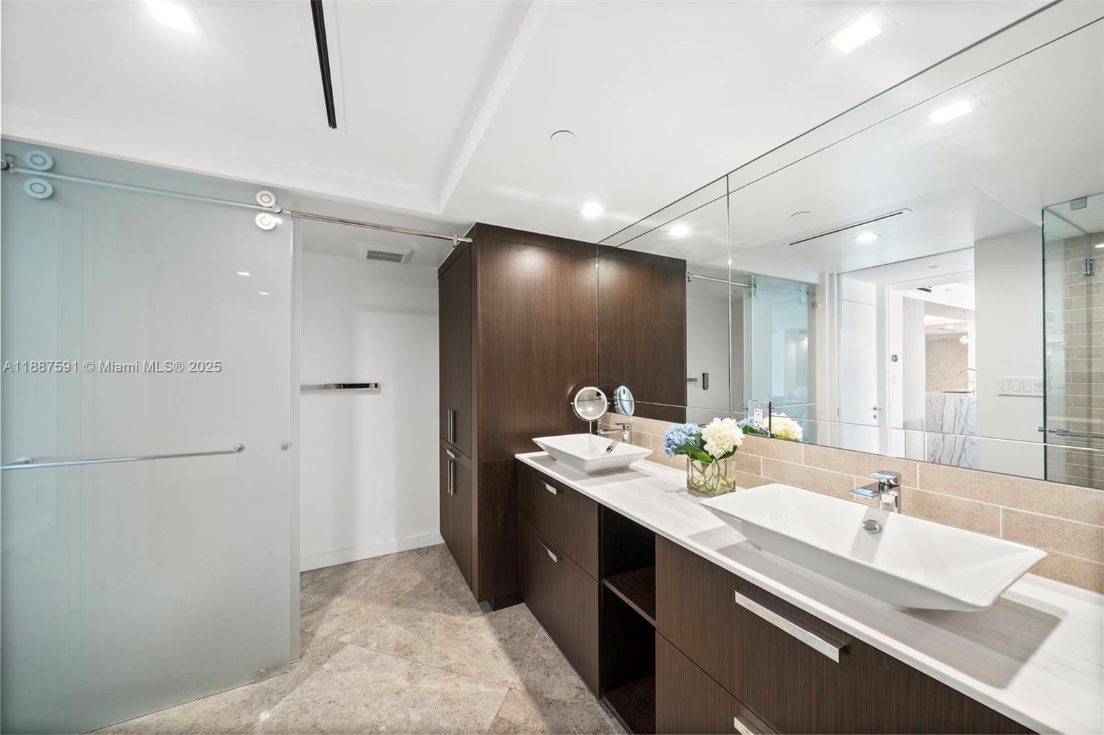 1500 Ocean Dr #UPH-5 Miami Beach, FL 33139