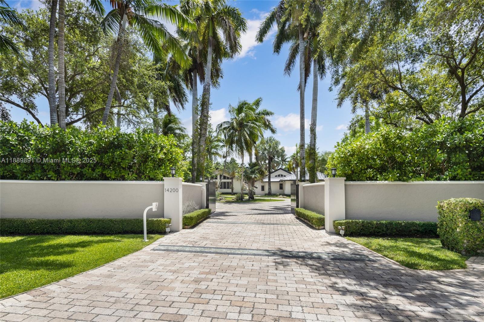 14200 Farmer Rd Palmetto Bay, FL 33158