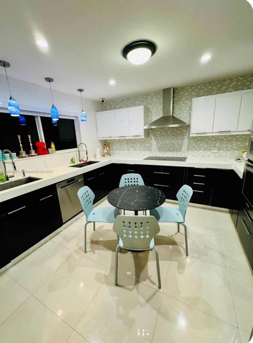 Undisclosed Address Surfside, FL 33154