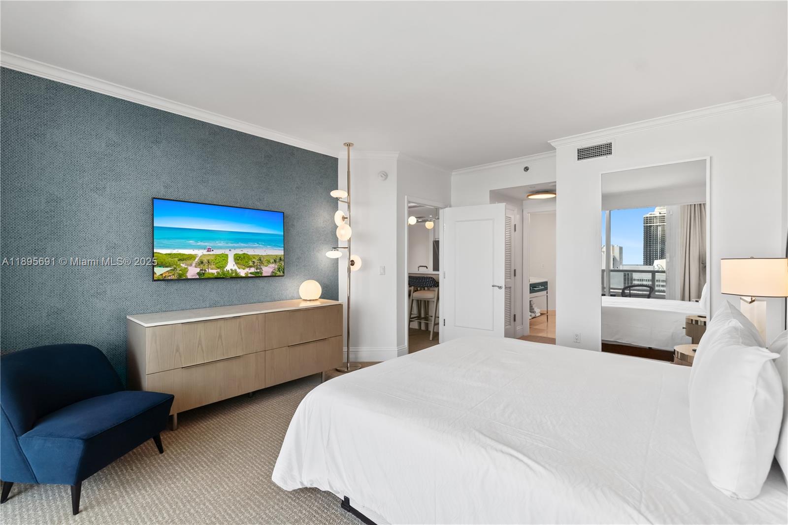 4401 Collins Ave #2011 Miami Beach, FL 33140