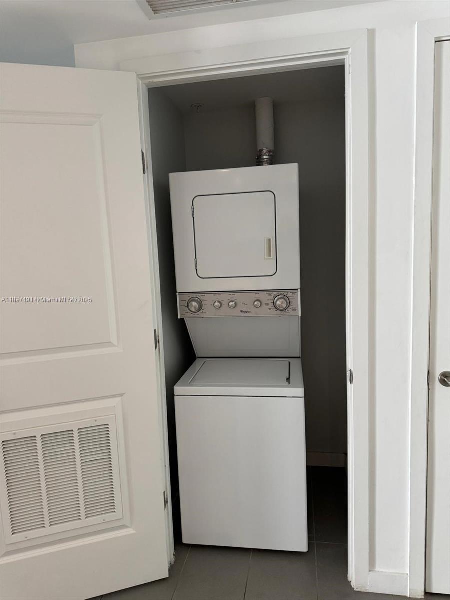 image Canvas Condo10