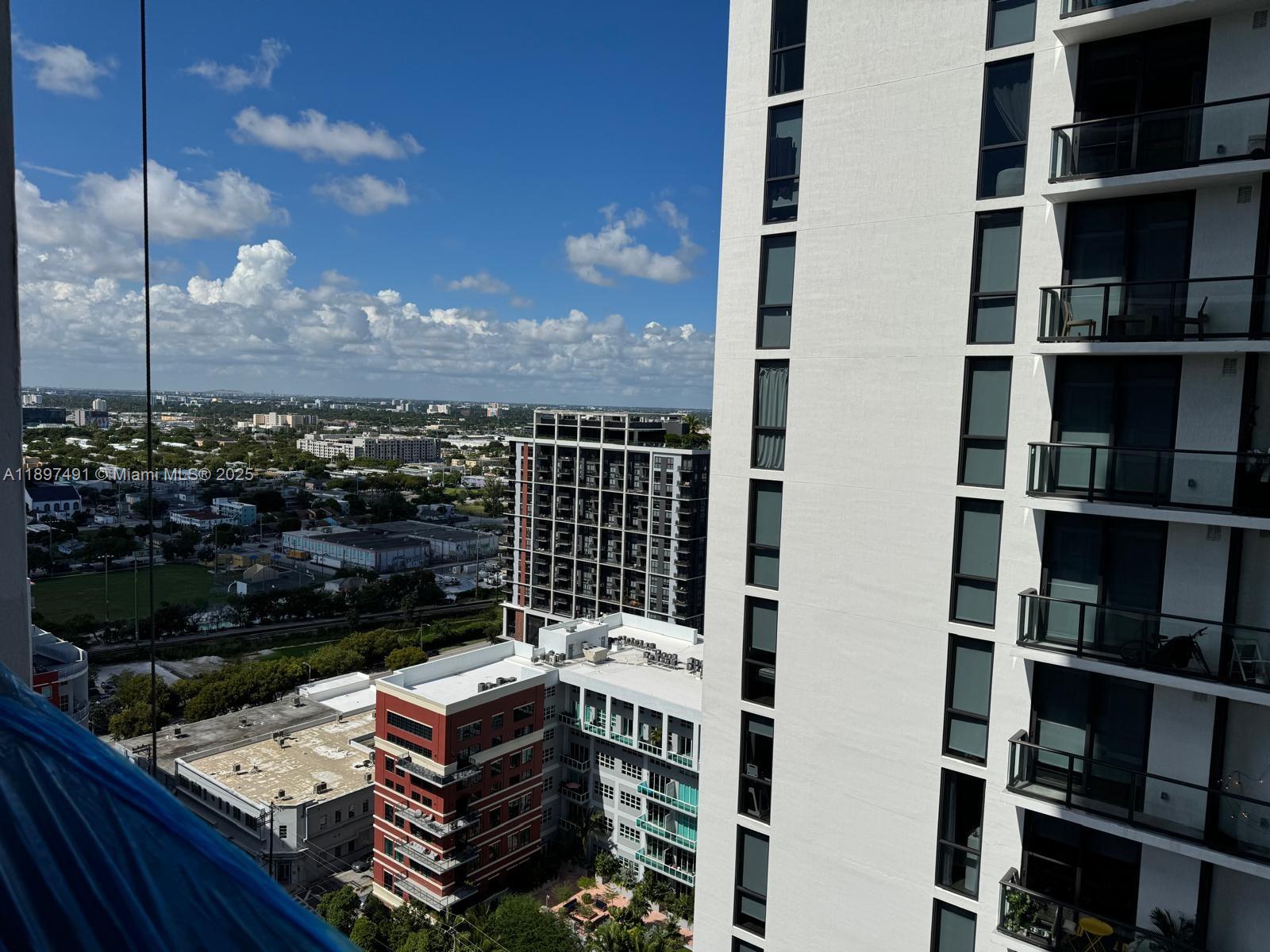 image Canvas Condo12