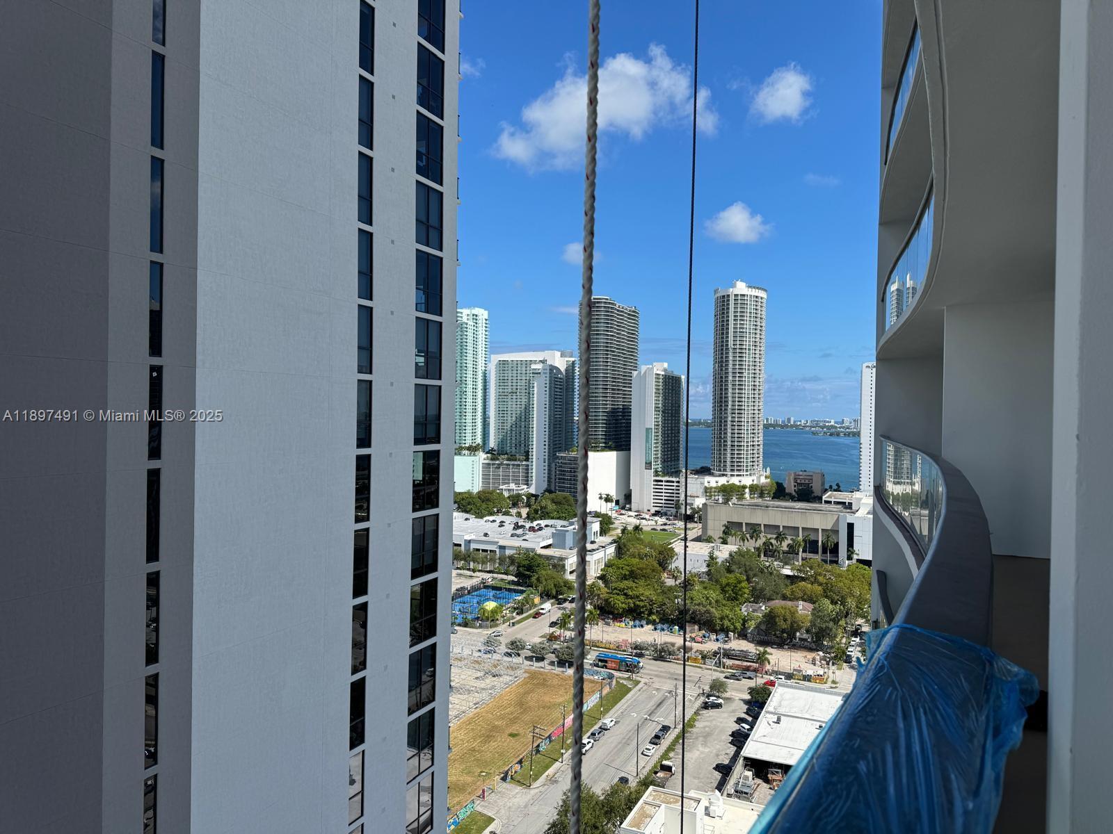 image Canvas Condo14