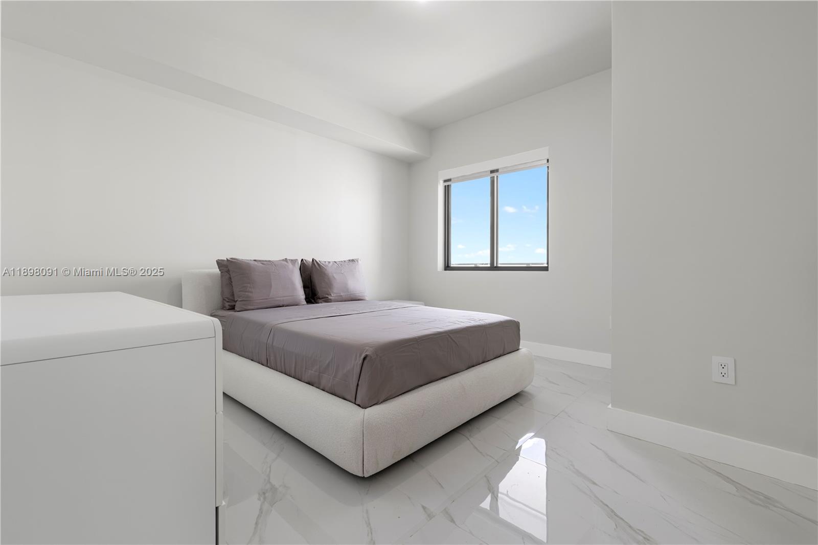 700 NE 24th St #4002 Miami, FL 33137