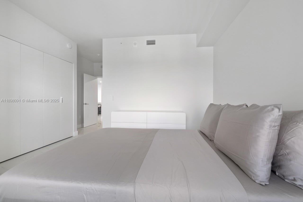 700 NE 24th St #4002 Miami, FL 33137